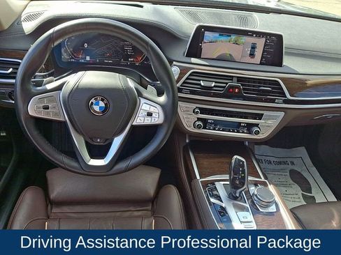 Used 2020 BMW 750i xDrive AWD/4WD image 3