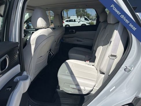 Used 2024 Kia Sorento EX w/ Panoramic Sunroof Package FWD image 14