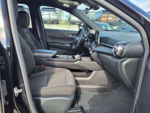 Used 2025 Chevrolet Equinox LT FWD image 18