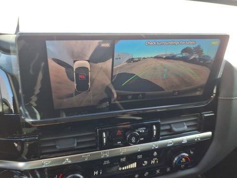 New 2026 Nissan Pathfinder SL image 10