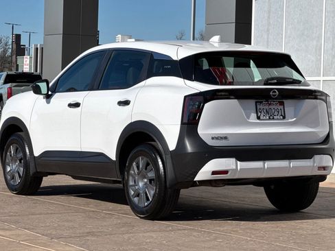 Used 2025 Nissan Kicks S image 6