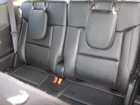 Used 2022 Ford Explorer Limited w/ Equipment Group 301A image 8