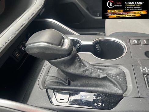 Used 2023 Toyota Highlander LE image 16