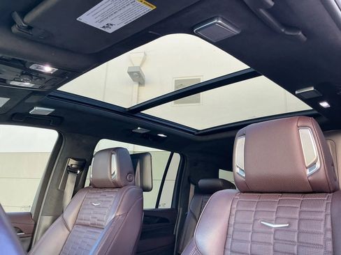 Used 2023 Cadillac Escalade ESV Sport Platinum AWD/4WD image 15