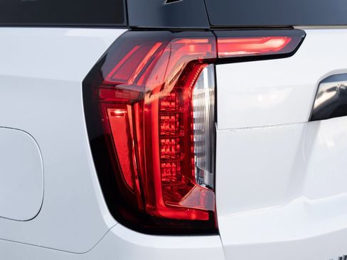 Used 2024 GMC Yukon Denali Ultimate image 30