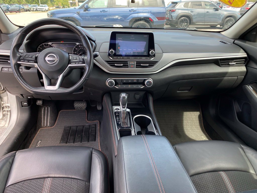Used 2024 Nissan Altima 2.5 SR FWD image 29
