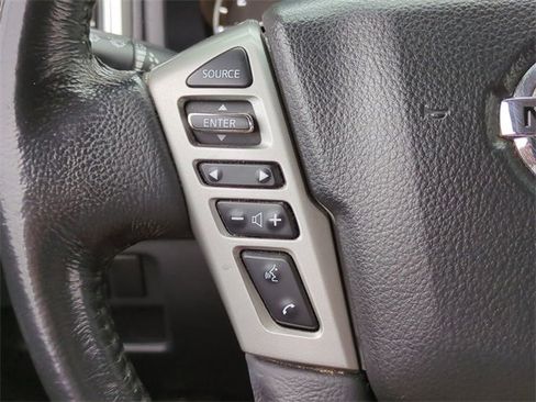 Used 2021 Nissan Titan SV w/ SV Convenience Package image 25