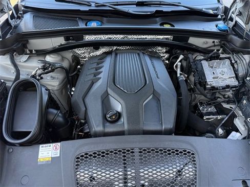 Used 2022 Porsche Macan image 29