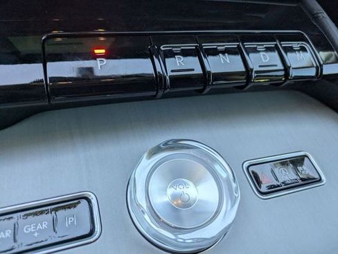 New 2025 Lincoln Navigator L Reserve image 15