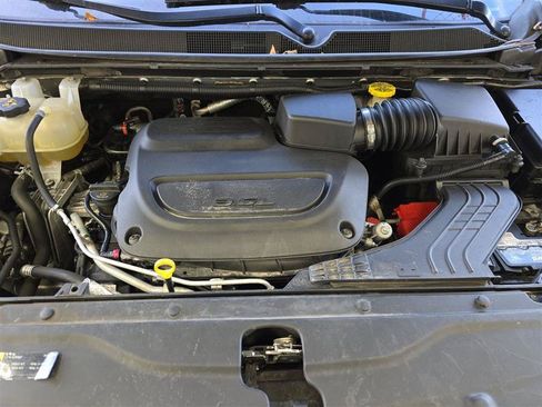 Used 2020 Chrysler Pacifica Limited FWD image 17