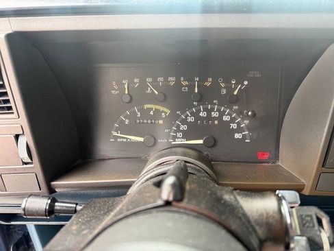 Used 1993 Chevrolet Silverado 3500 2WD Crew Cab image 21