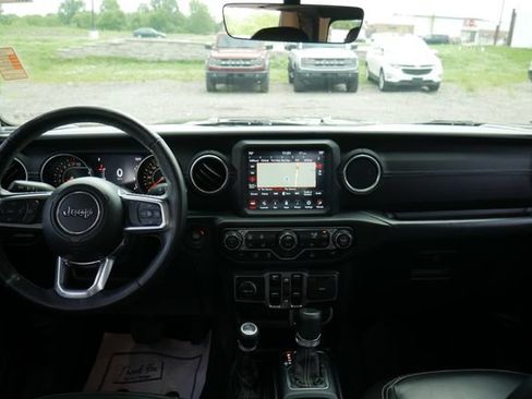 Used 2020 Jeep Gladiator Overland AWD/4WD image 6