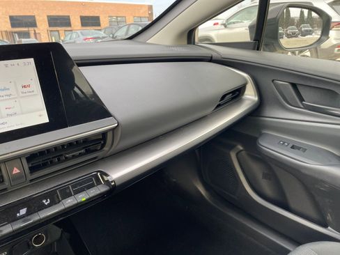 Used 2025 Toyota Prius LE image 34