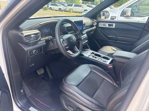 Used 2023 Ford Explorer ST-Line w/ Class IV Trailer Tow Package AWD/4WD image 8