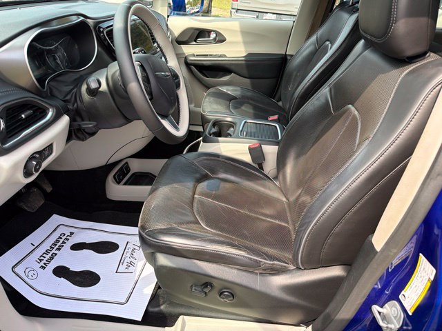 Used 2019 Chrysler Pacifica Limited FWD image 17