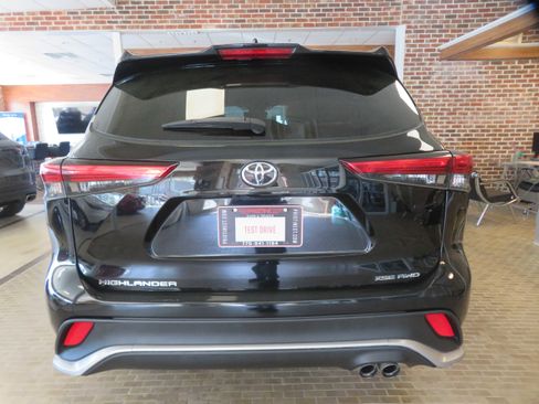 Used 2021 Toyota Highlander XSE image 74