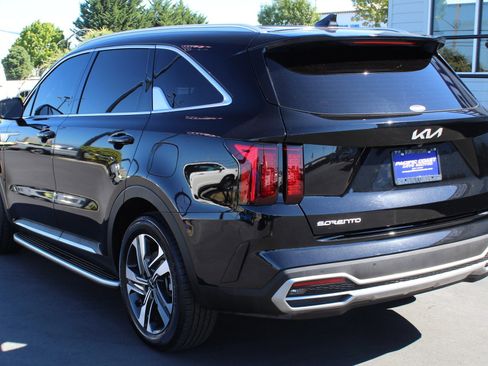 Used 2023 Kia Sorento EX image 4