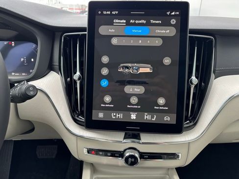 New 2026 Volvo XC60 B5 Ultra w/ Climate Package image 14