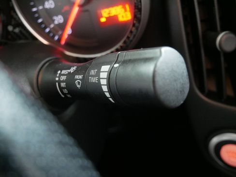 Used 2014 Nissan 370Z Roadster image 32