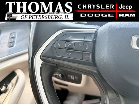 Used 2022 Jeep Grand Cherokee L Limited AWD/4WD image 27