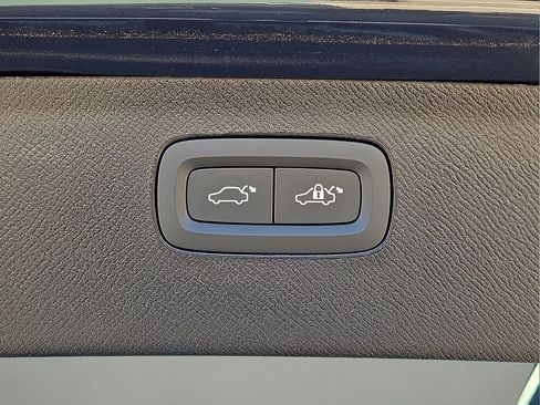 New 2026 Volvo XC90 B6 Ultra image 14