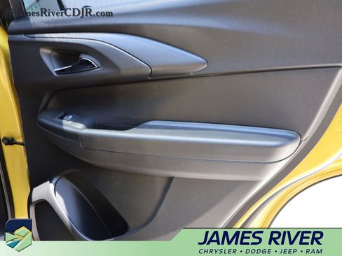 Used 2025 Chevrolet TrailBlazer RS w/ Driver Confidence Package FWD image 11