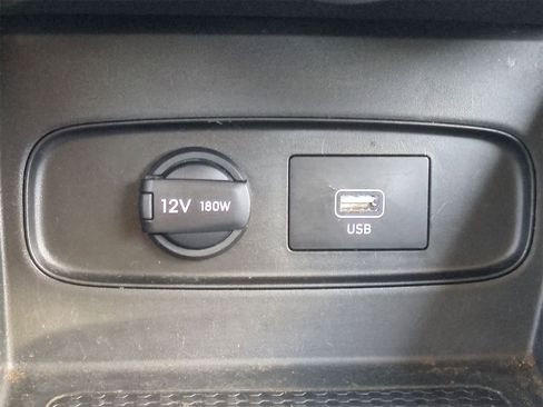 Used 2021 Hyundai Venue SE image 29