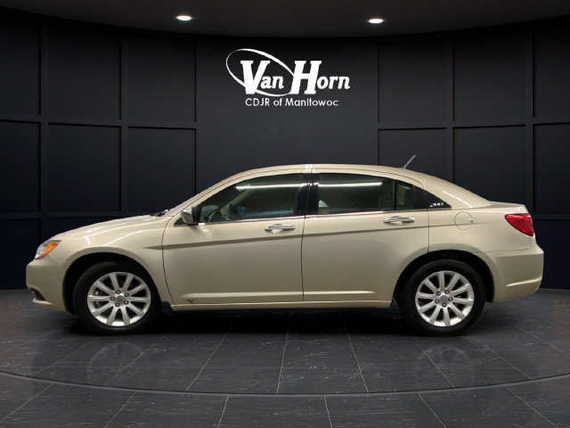 Used 2014 Chrysler 200 Limited FWD image 4
