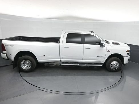 Used 2026 RAM 3500 Laramie w/ Max Tow Package AWD/4WD image 30
