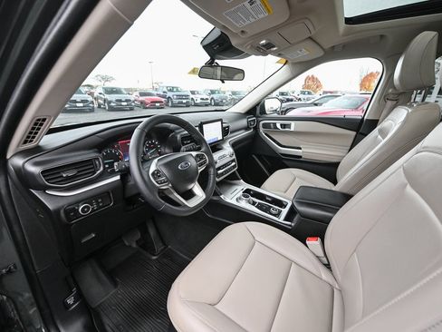 Certified 2023 Ford Explorer XLT w/ Equipment Group 202A image 18