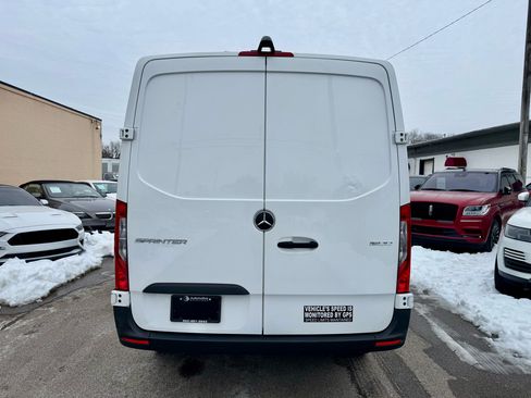 Used 2022 Mercedes-Benz Sprinter 1500 image 10