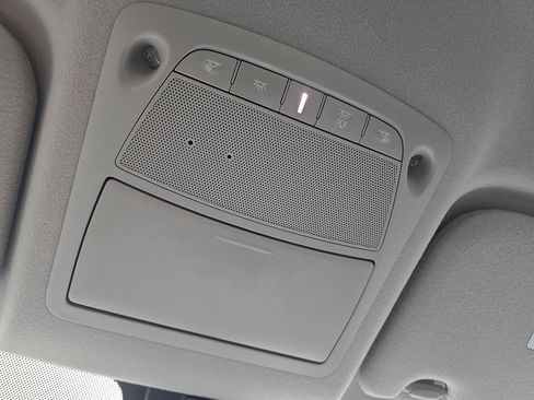 Used 2024 Nissan Leaf S image 31