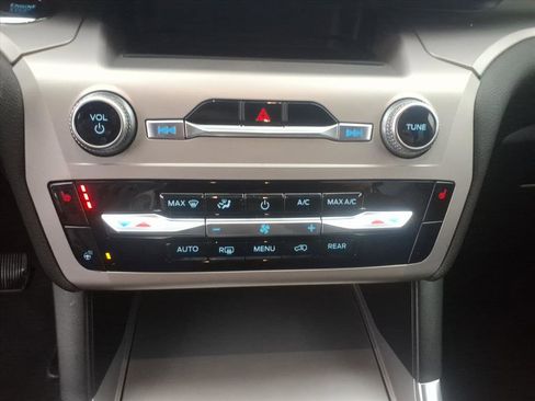 Used 2023 Ford Explorer XLT w/ Equipment Group 202A image 20