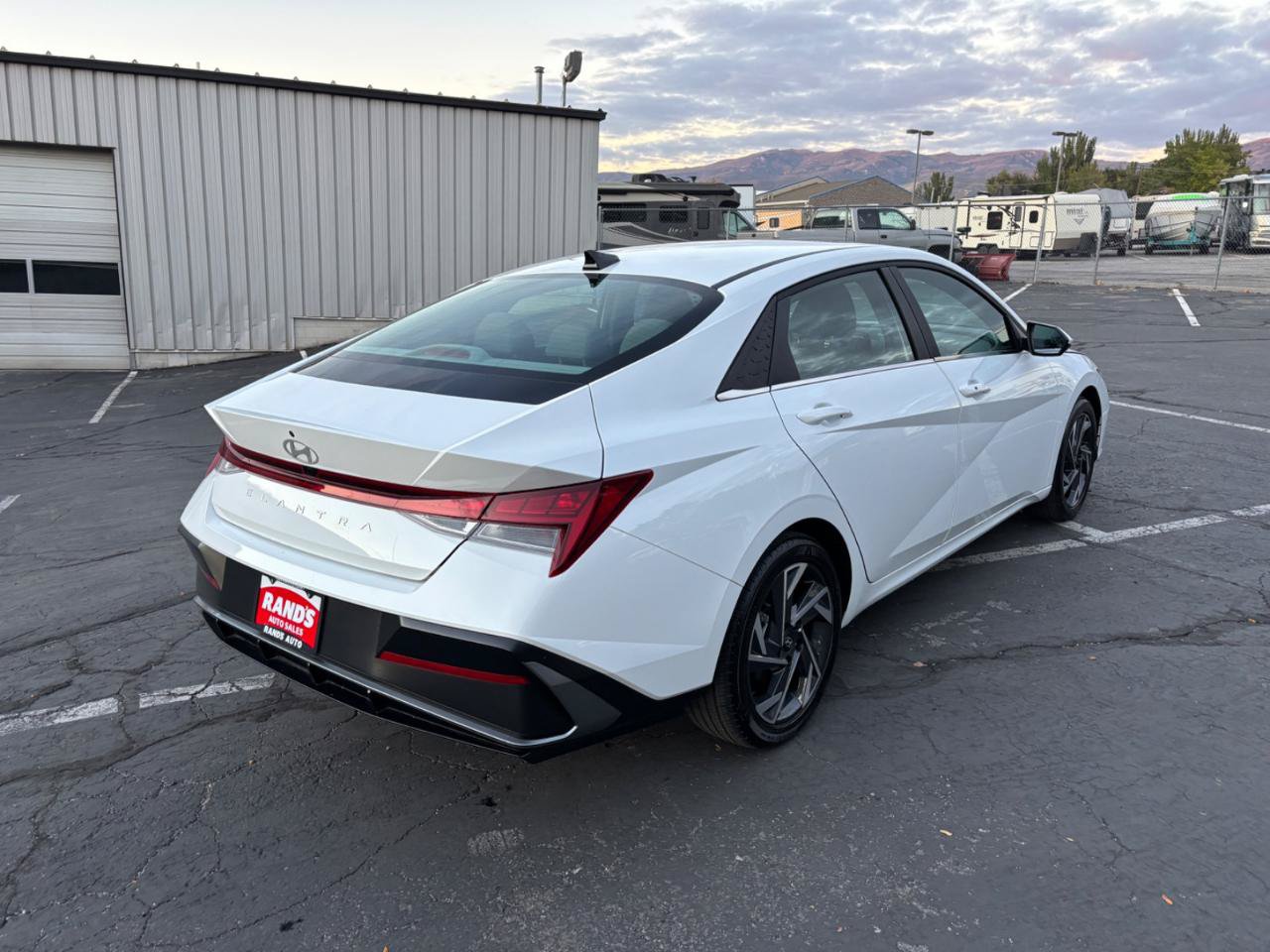 Used 2024 Hyundai Elantra SEL w/ Convenience Package FWD image 8