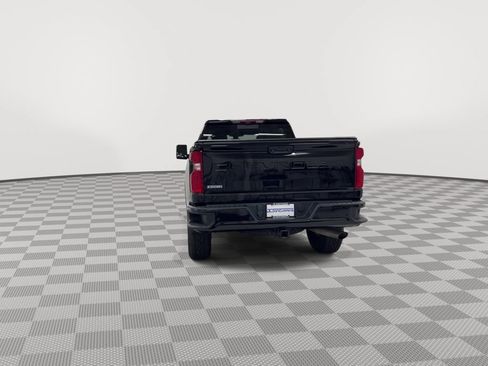 Used 2021 Chevrolet Silverado 2500 LTZ w/ LTZ Plus Package AWD/4WD image 7