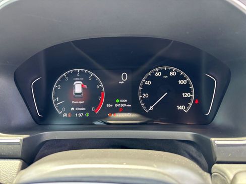 Used 2024 Honda Pilot Touring image 16