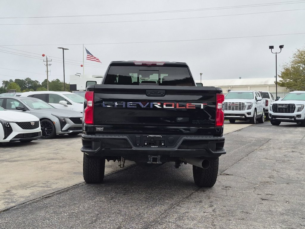 Used 2024 Chevrolet Silverado 2500 High Country w/ High Country Premium Package AWD/4WD image 3
