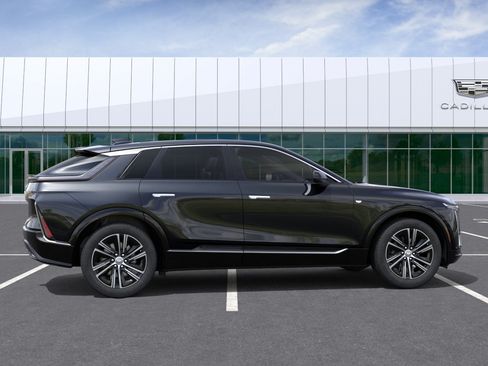 New 2027 Cadillac Lyriq Luxury RWD image 5