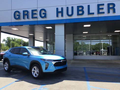 New 2026 Chevrolet Trax LS w/ LS Convenience Package FWD image 1