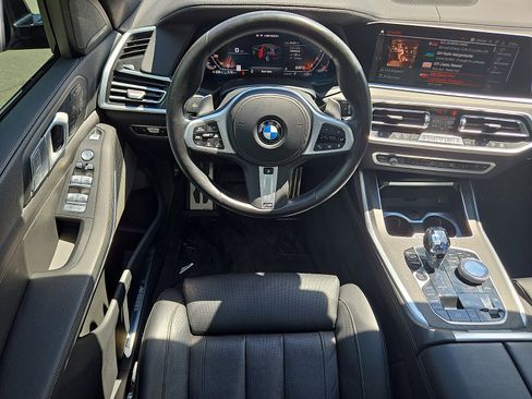 Used 2022 BMW X7 M50i AWD/4WD image 11