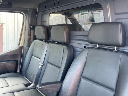 Used 2023 Mercedes-Benz Sprinter 2500 image 10