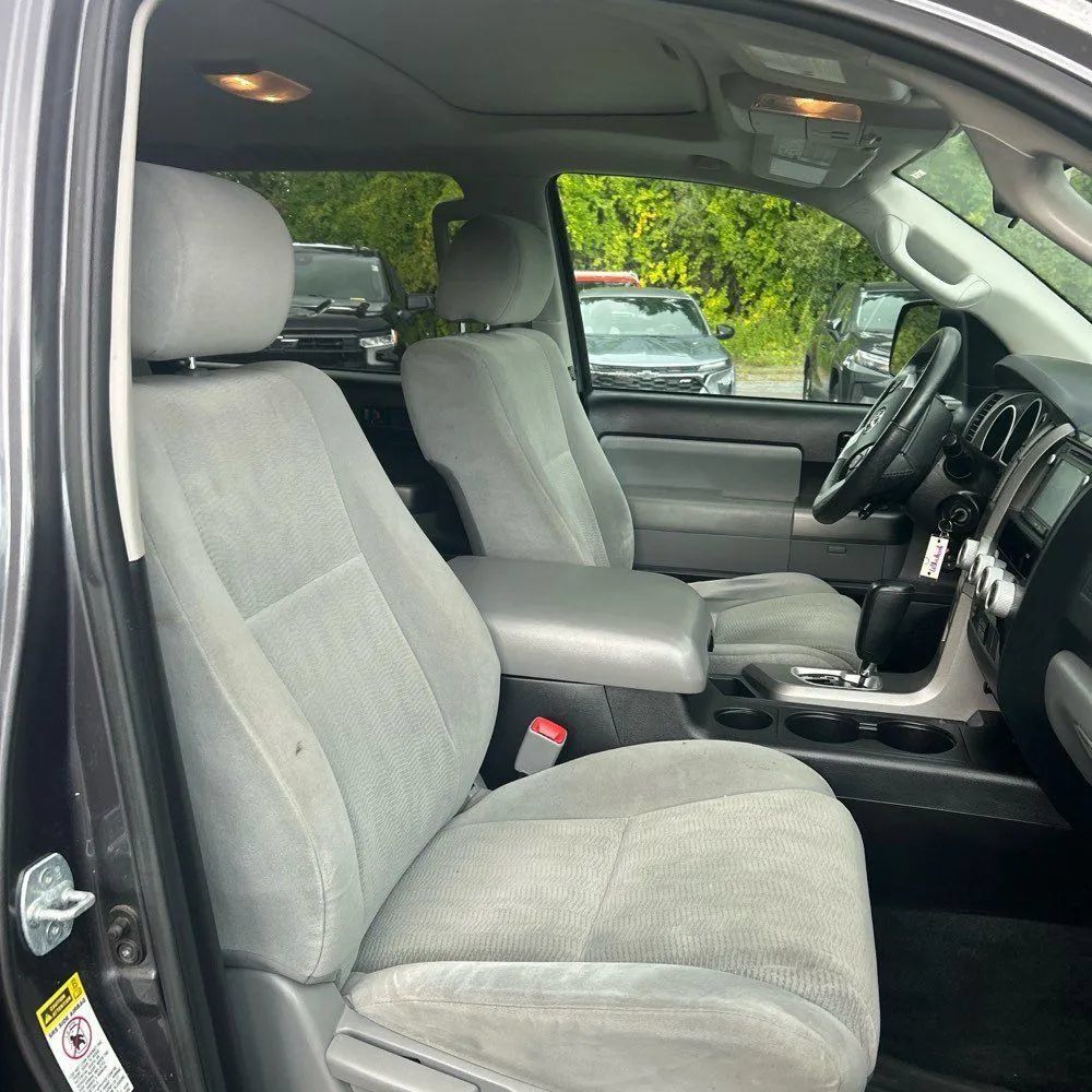 Used 2016 Toyota Sequoia SR5 AWD/4WD image 21