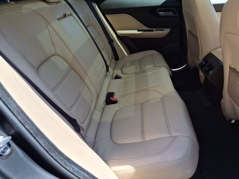 Used 2018 Jaguar F-PACE Prestige AWD/4WD image 18