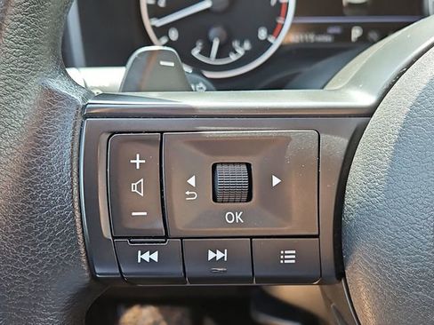 Used 2024 Nissan Rogue SV image 44