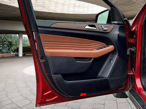 Used 2016 Mercedes-Benz GLE 450 4MATIC Coupe w/ Premium Package image 17