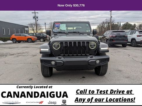 Used 2022 Jeep Gladiator Sport image 7
