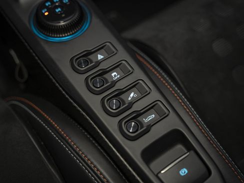 Used 2019 Ford GT RWD image 48