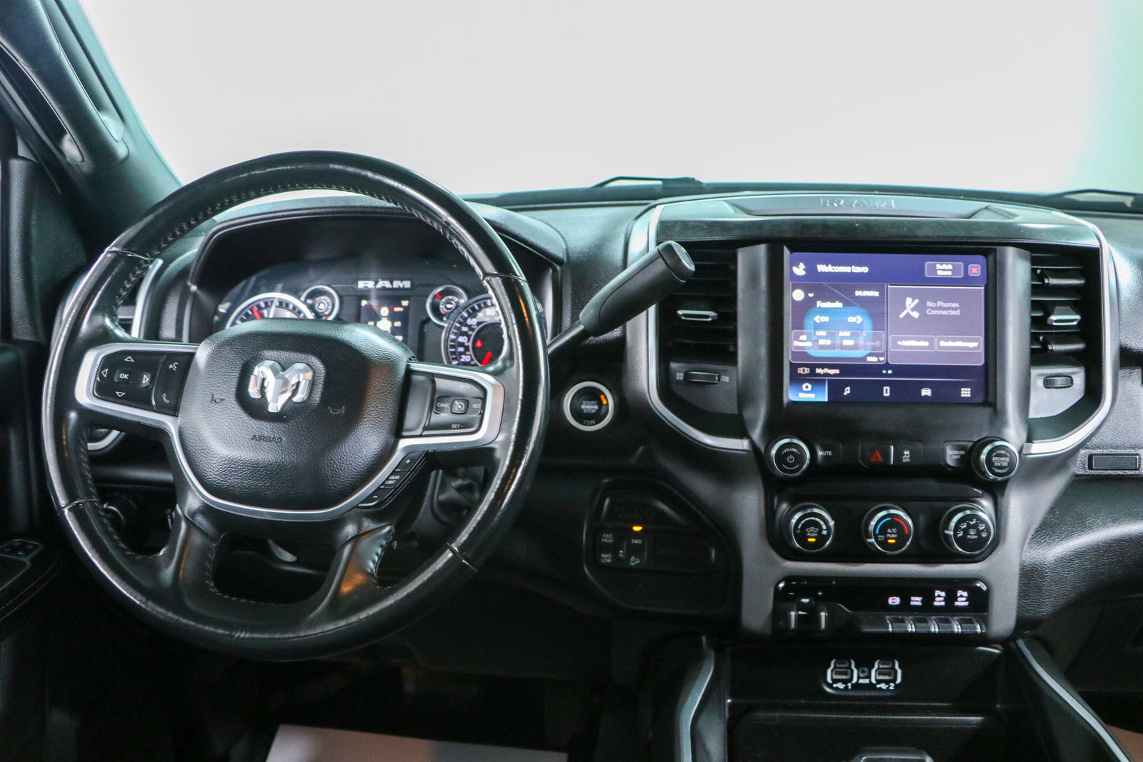 Used 2024 RAM 2500 Big Horn w/ Off Road Package AWD/4WD image 18