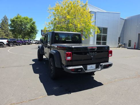 Used 2023 Jeep Gladiator Sport AWD/4WD image 3