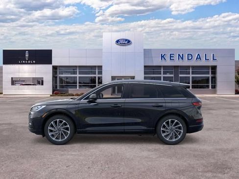 Used 2024 Lincoln Corsair Grand Touring AWD/4WD image 3